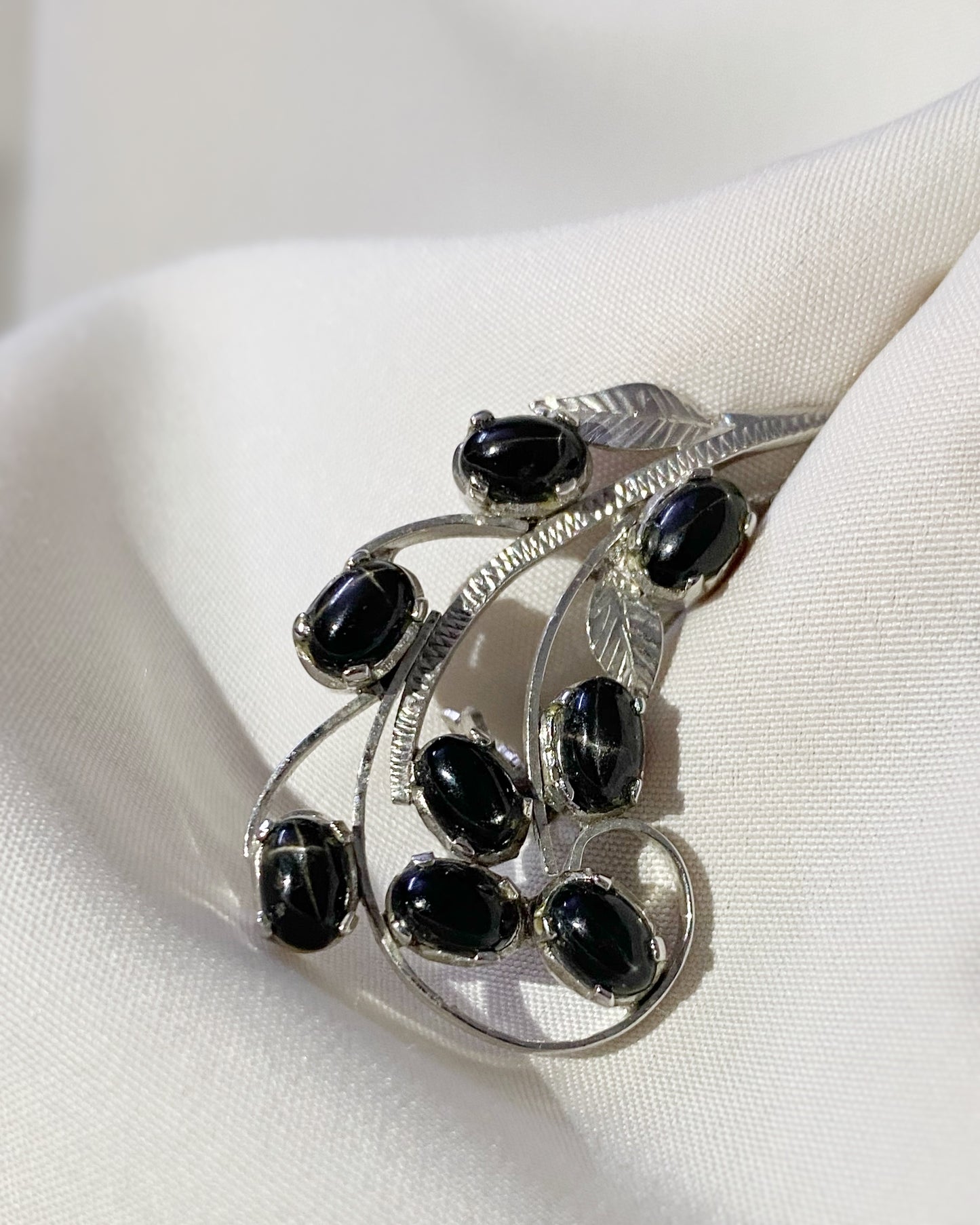 Black Star Cabochon Brooch/ Saree Pin