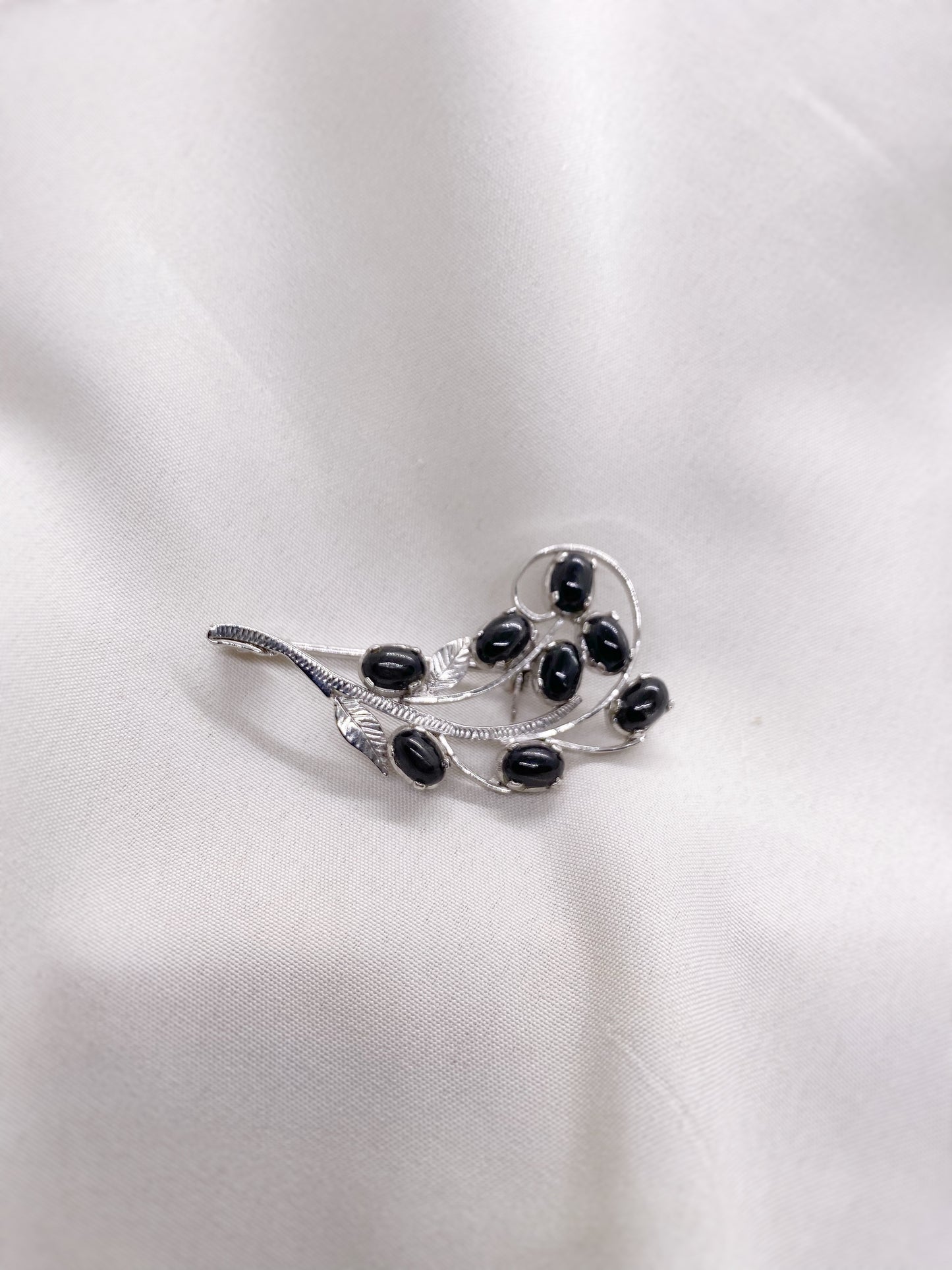 Black Star Cabochon Brooch/ Saree Pin